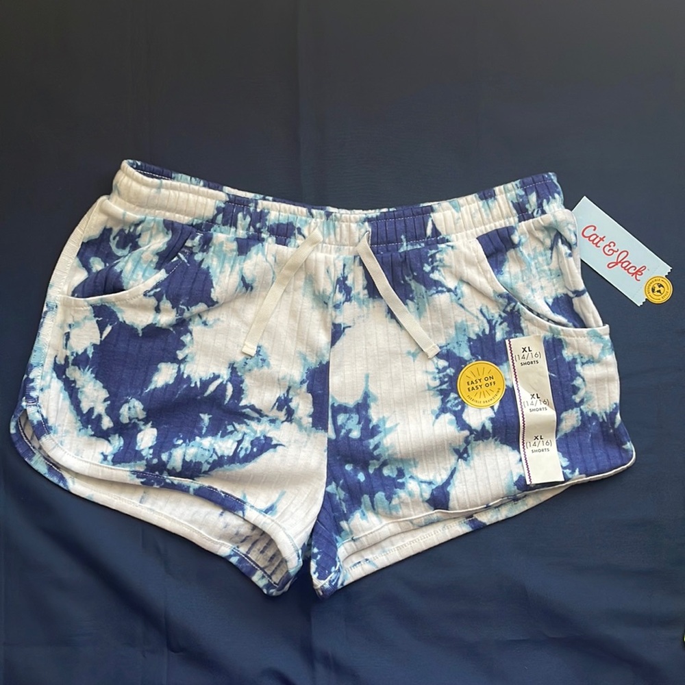 Cat & Jack Tie dye shorts - XL